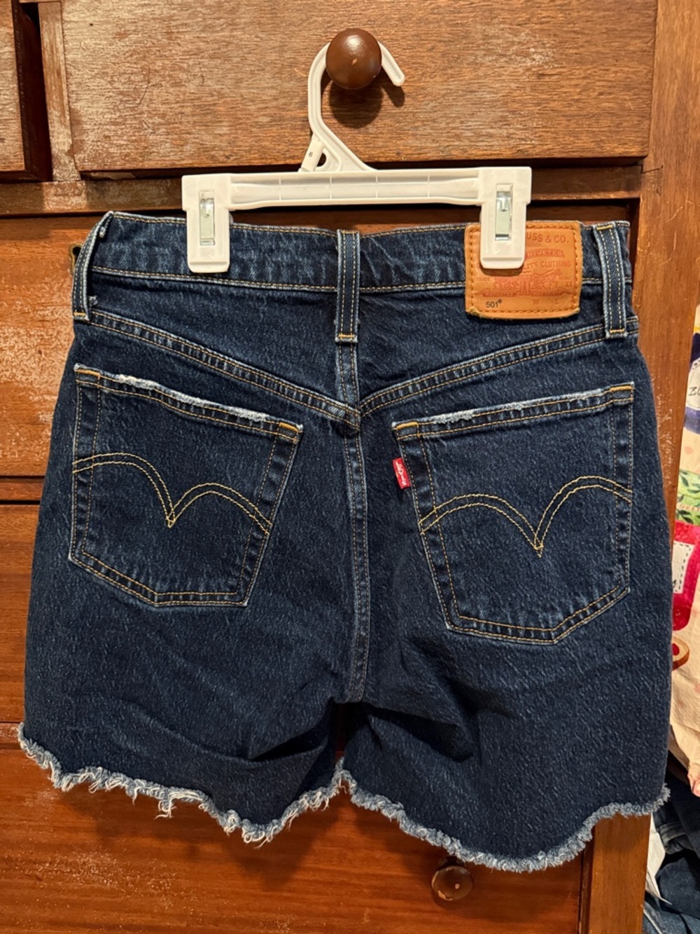 Levi's Dark Blue Denim Jeans with Brown Leather Patch. S112 - Picture 2 of 5